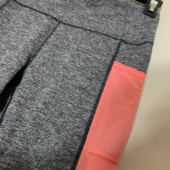 Athletic Crop Capri Leggings - Picture 5 of 6